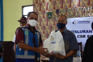 JPM Salurkan 1.000 Paket Sembako untuk Warga di Koridor Jalan Pandaan Malang