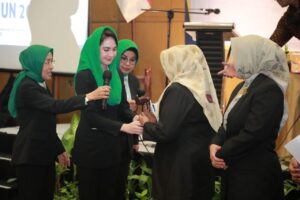 Aklamasi, Arumi Bachsin Kembali Pimpin Perwosi Jatim Periode 2022-2026