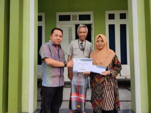 Bersama Lazis Asfa, Jurnalis Tanbu Serahkan Bantuan Modal Usaha ke UKM Binaan