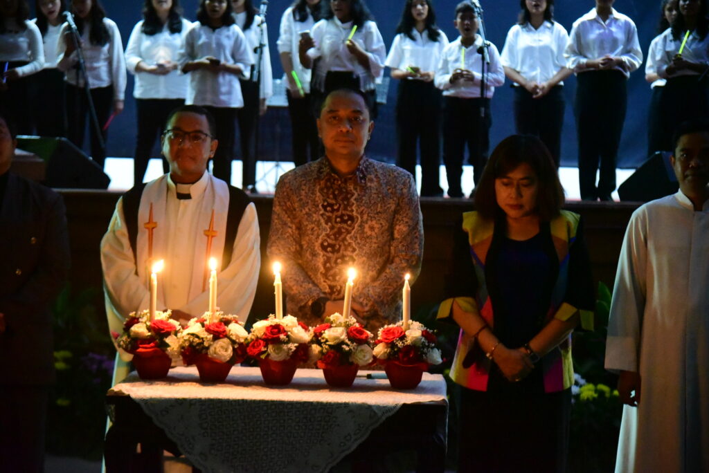 Perayaan Natal Oikumene Umat Kristiani di lingkungan DPRD dan Pemkot Surabaya, Wali Kota Eri Ingatkan Toleransi  Antar Umat Beragama