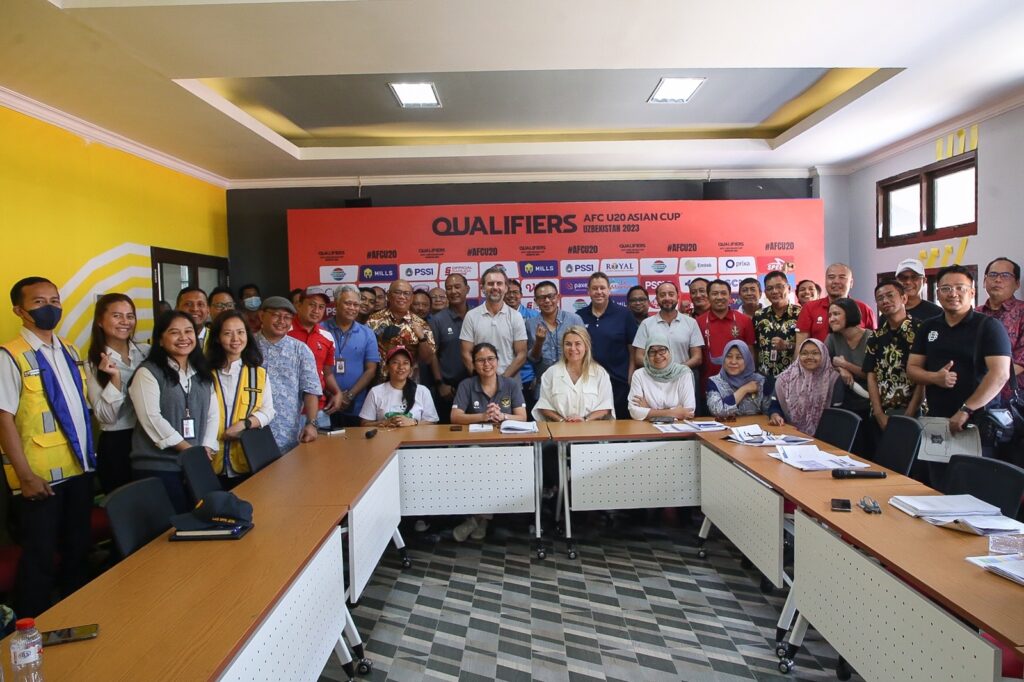 Di Kunjungan Ketiga Jelang Piala Dunia, FIFA Apresiasi Fasilitas Stadion GBT Surabaya