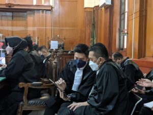 Sidang Perkara Kanjuruhan Digelar, Tonic Tangkau Dampingi Tiga Terdakwa Anggota Polri