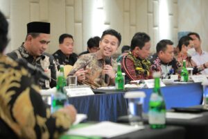 Rakor Percepatan PKH, Wagub Emil : Pemprov Jatim Utamakan Kesejahteraan Masyarakat