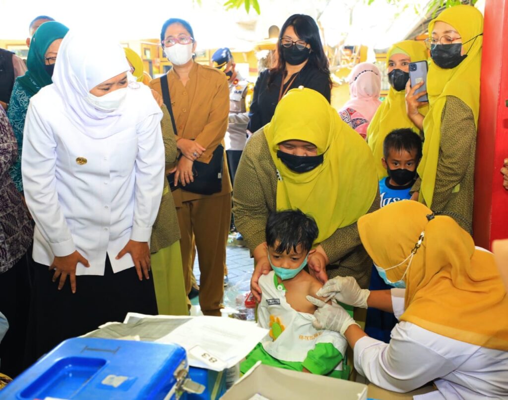 Kasus Campak di Delapan Daerah Jatim Meningkat, Gubernur Khofifah Imbau Masyarakat Segera Lengkapi Vaksinasi MR pada Anak