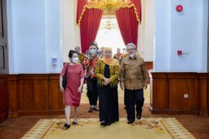 Gubernur Khofifah Diskusikan KEK Recycling Metal dan Perluas Promosi Produk Jatim Dengan Dubes RI Untuk Jepang