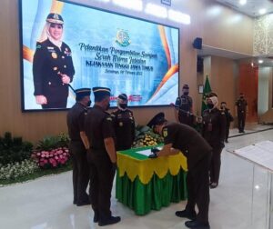 Lantik 15 Pejabat Kejaksaan, Kajati Jatim Ingatkan Penegakan Hukum dan Maksimalkan RJ