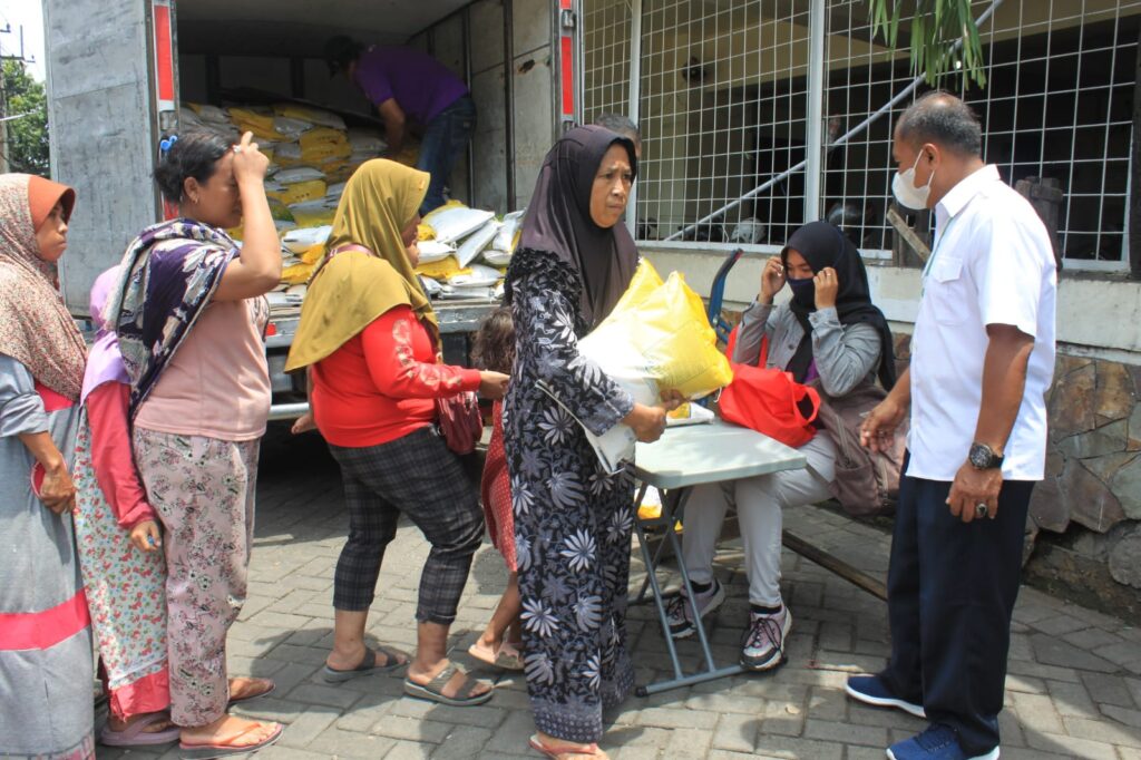 Tiga Hari Operasi Pasar Digelar, Pemkot Surabaya Gelontorkan 32,3 Ton Beras