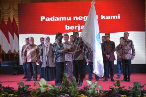 Sah! Wali Kota Eri Cahyadi Dilantik Sebagai Ketua Umum IKA ITS Jatim 2023-2027