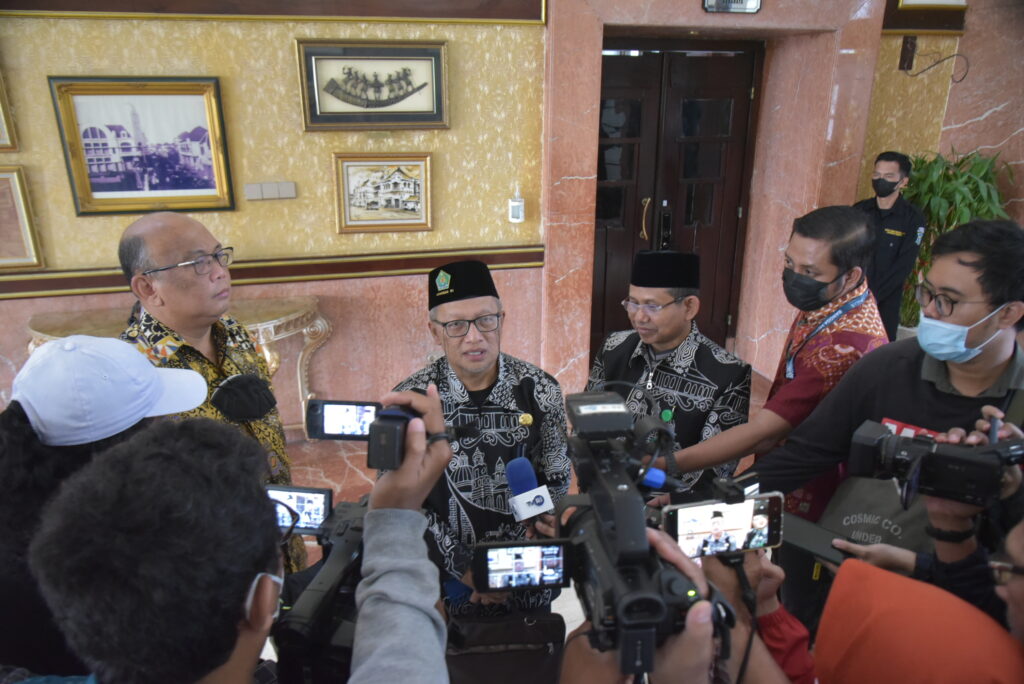 Wali Kota Eri Cahyadi Siapkan Transportasi hingga Konsumsi Warga Surabaya yang Datang ke Harlah 1 Abad NU di Sidoarjo