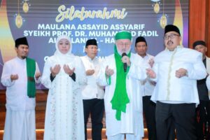 Kunjungan Ulama Besar Syeikh Fadhil, ‘Angkat’ Gubernur Khofifah Saudara Dunia Akhirat