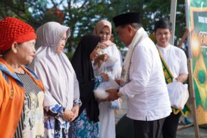 Pemda Tanbu Gelar Ramadhan Cake Fair, Bupati Zairullah Borong Takjil untuk Anak Yatim