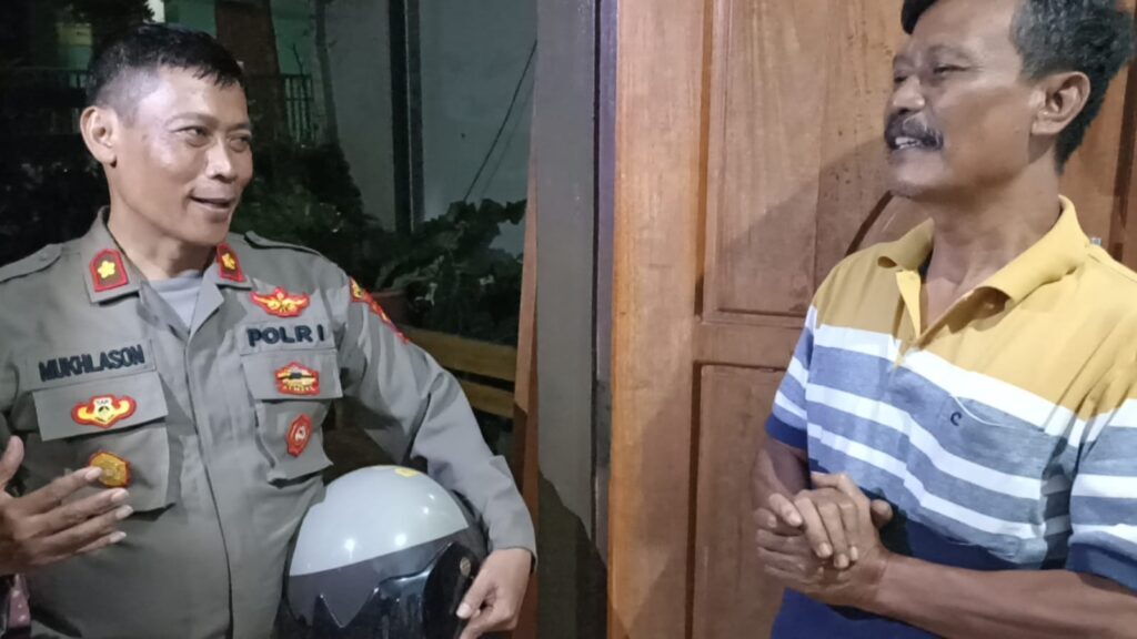 Perkuat Kamtibmas di Pemukiman, Kapolsek Mojoroto Kota Kediri Pilih ‘Door to door system