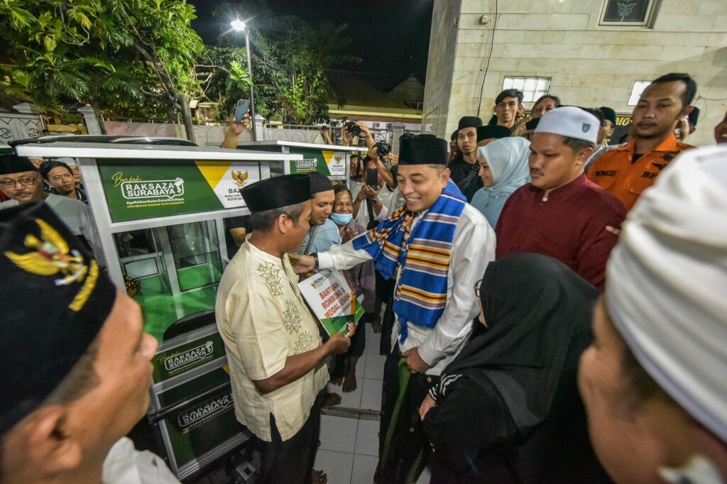 Safari Ramadan, Wali Kota Eri bersama Baznas Galakan Zakat untuk Entaskan Kemiskinan di Surabaya