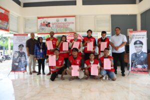 Kejari Surabaya Serahkan 9 SKKP Perkara Restorative Justice