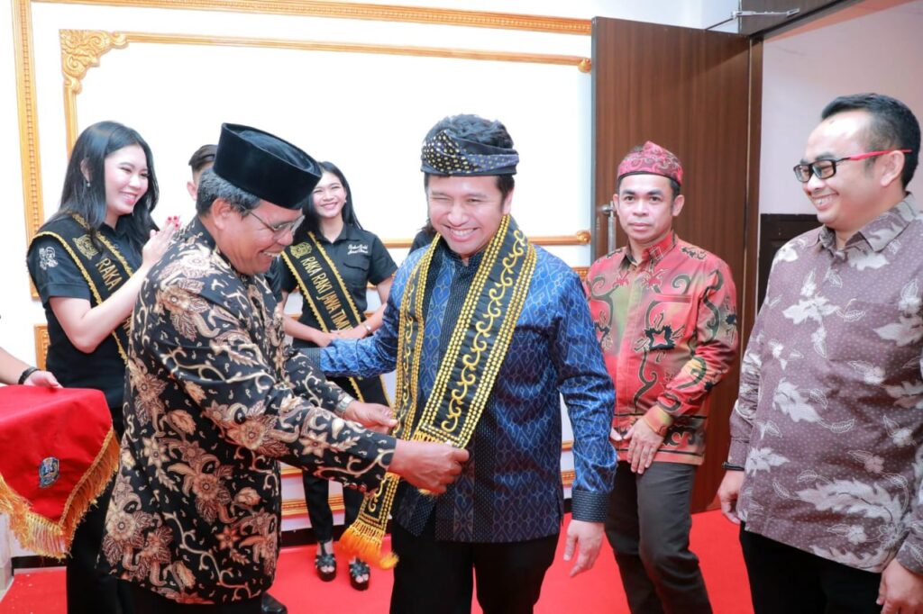 Silaturahmi dengan Masyarakat Kelahiran Jatim di Kalimantan Utara, Wagub Emil Ajak Perkuat Hubungan Ekonomi Hingga Kultural
