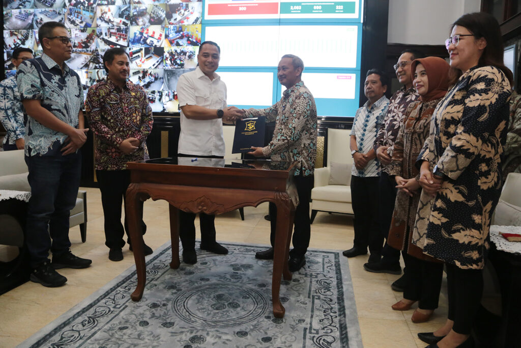 Wali Kota Eri Cahyadi Minta BUMD di Surabaya Dibangun dengan Dasar Kekeluargaan