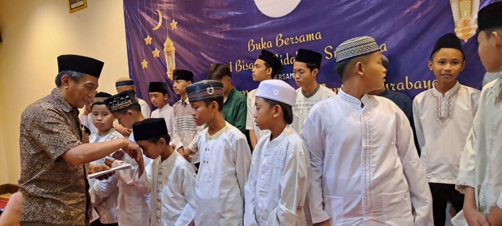 Hotel Bisanta Bidakara Surabaya Berbagi Kebahagiaan Bersama Anak Yatim