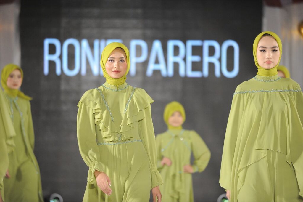 Tak Hanya Busana Muslim Tradisional, Industri Muslim Fashion Saat Ini Lebih Modern Dan Stylish