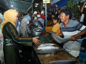 Apresiasi Tradisi Kontes Bandeng Kawak, Gubernur Khofifah Dorong Jadi Destinasi Wisata Baru di Kabupaten Gresik