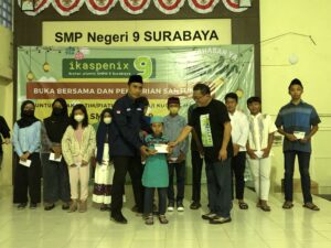 Gelar Buka Bersama, IKASPENIX Santuni Anak Yatim dan Siswa Kurang Mampu