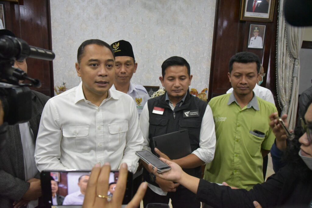 Penyaluran Zakat di Surabaya Tak Lagi Bersifat Bantuan, Wali Kota Eri: Wujudnya Modal Usaha