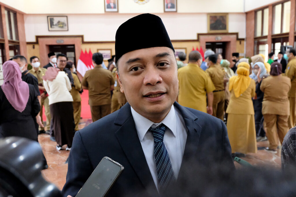 Atasi Cepat Genangan di Mayjend Sungkono, Wali Kota Eri: Mohon Maaf Warga Surabaya