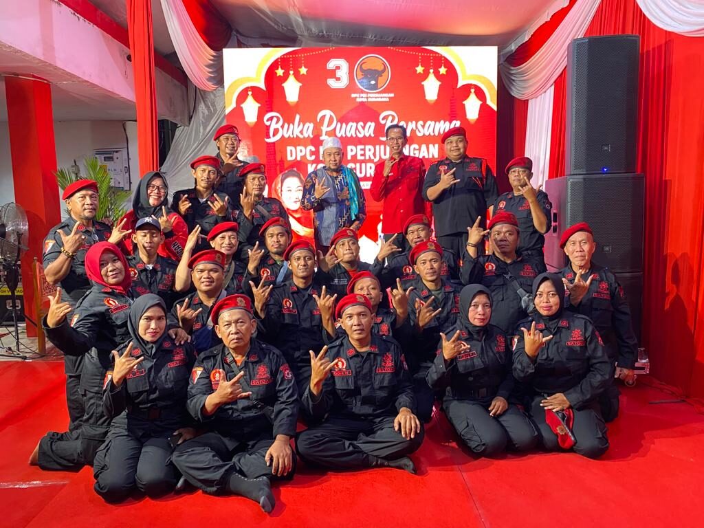 Perkuat Soliditas, PDIP Surabaya Buka Puasa Bersama Satgas dan Komunitas Juang Merah Total