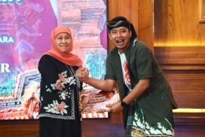 Gubernur Khofifah Beri Tunjangan Kehormatan Seniman dan Juru Pelihara Cagar Budaya Jatim