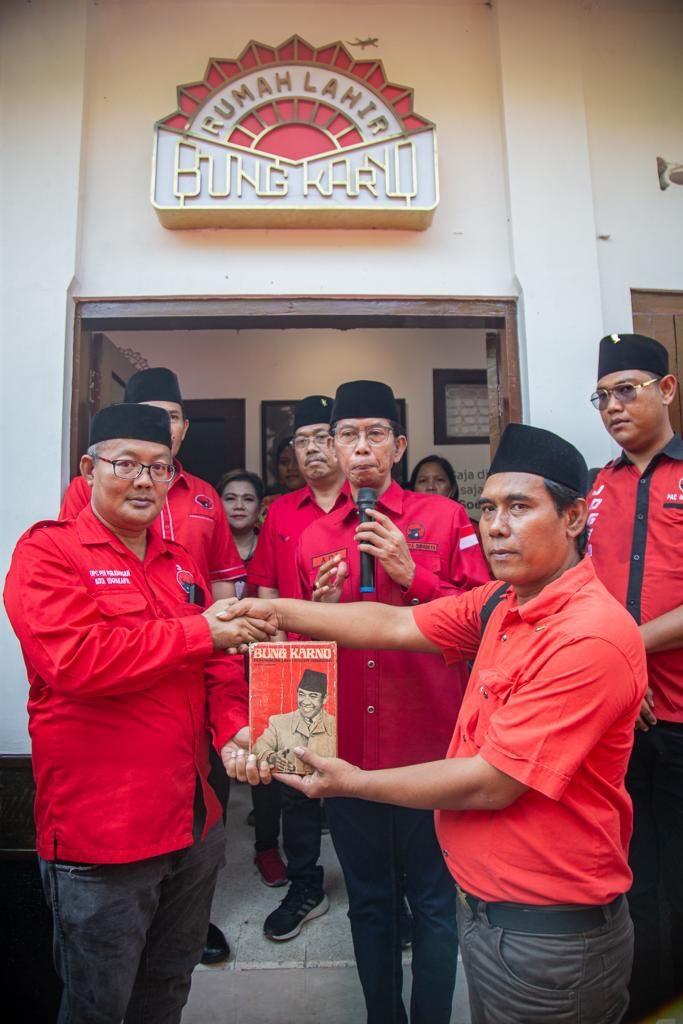 Kunjungi Surabaya, Kader PDIP Kota Yogyakarta Napak Tilas Bung Karno di Pandean dan Peneleh