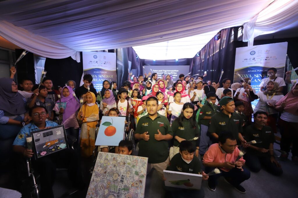 Hasil Karya Rumah Anak Prestasi Surabaya Ditampilkan, Ada Peragaan Busana hingga Pameran Lukisan