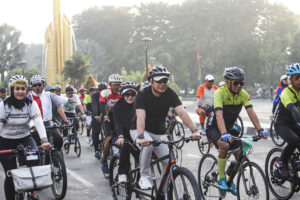Diresmikan Wali Kota Eri Cahyadi usai Bersepeda, Taman Asreboyo Ngagel Dilengkapi Wahana Perahu Air