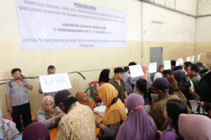 Penyaluran BLT di Kantor Pos Crowded, Wali Kota Eri Cahyadi Beri Solusi Alihkan ke Kecamatan