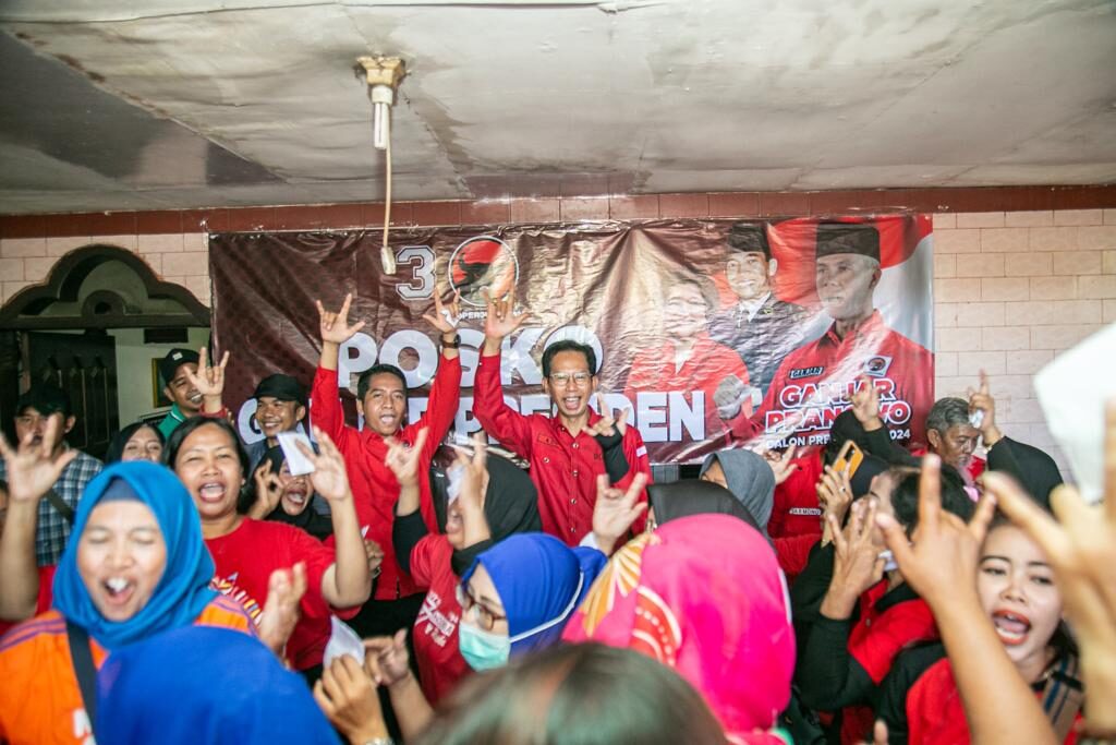 Lagu “Ganjar Siji Ganjar Kabeh” Semarakkan Peresmian Posko Ganjar Presiden di Surabaya