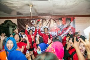 Lagu “Ganjar Siji Ganjar Kabeh” Semarakkan Peresmian Posko Ganjar Presiden di Surabaya