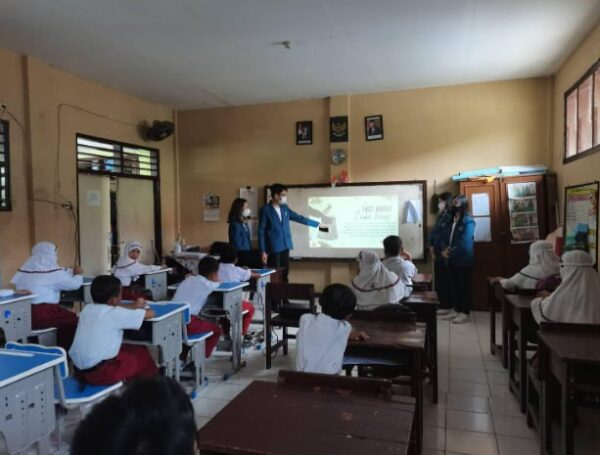 900 Mahasiswa PCU Terjun Ajarkan Keragaman Indonesia ke 195 kelas dari 26 SD Surabaya