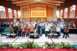 Wagub Emil Dorong Siswa SMA/SMK se-Jatim Buka Wawasan dan Berfikir Intelektual