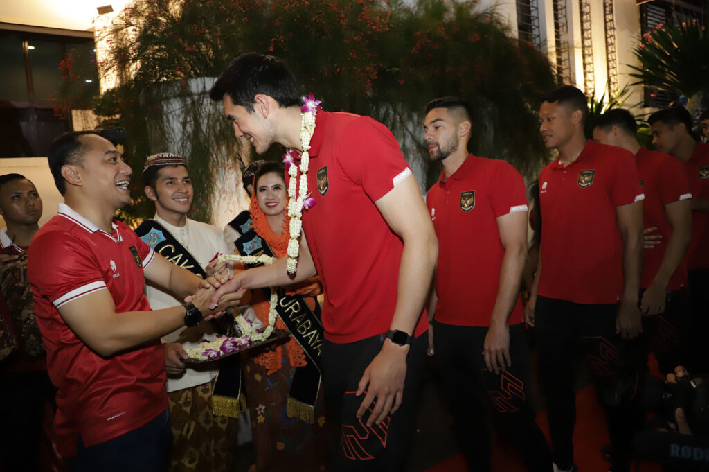 Wali Kota Eri Cahyadi Ajak Warga Surabaya Kibarkan Bendera Indonesia vs Palestina di Stadion GBT