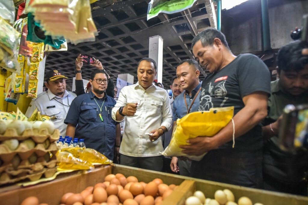 Inflasi Surabaya Turun, Wali Kota Eri Cahyadi: Harga Bahan Pokok Harus Stabil hingga Idul Adha