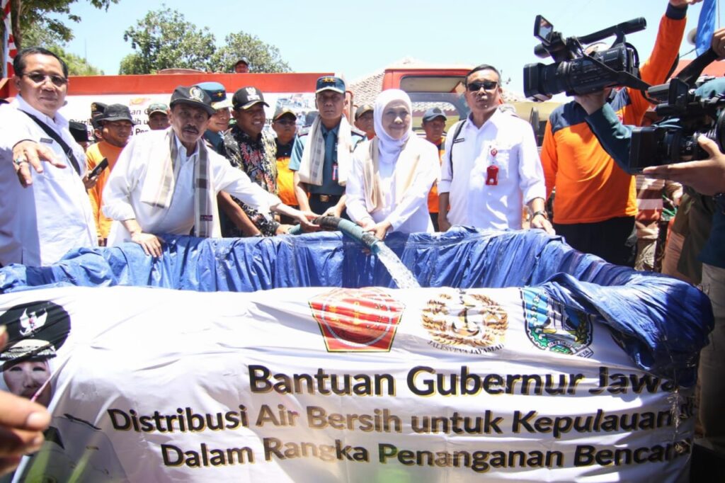 Sejumlah Wilayah di Jatim Berpotensi Kekeringan, Gubernur Khofifah Pastikan BPBD Jatim Siap Dropping Air Bersih