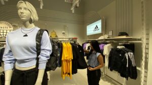 Adidas Resmi Buka Kembali Store di Pakuwon Mall dengan Tampilan Baru