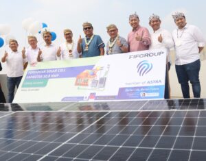 FIFGROUP Lanjutkan Pasang Solar Panel yang ke-12