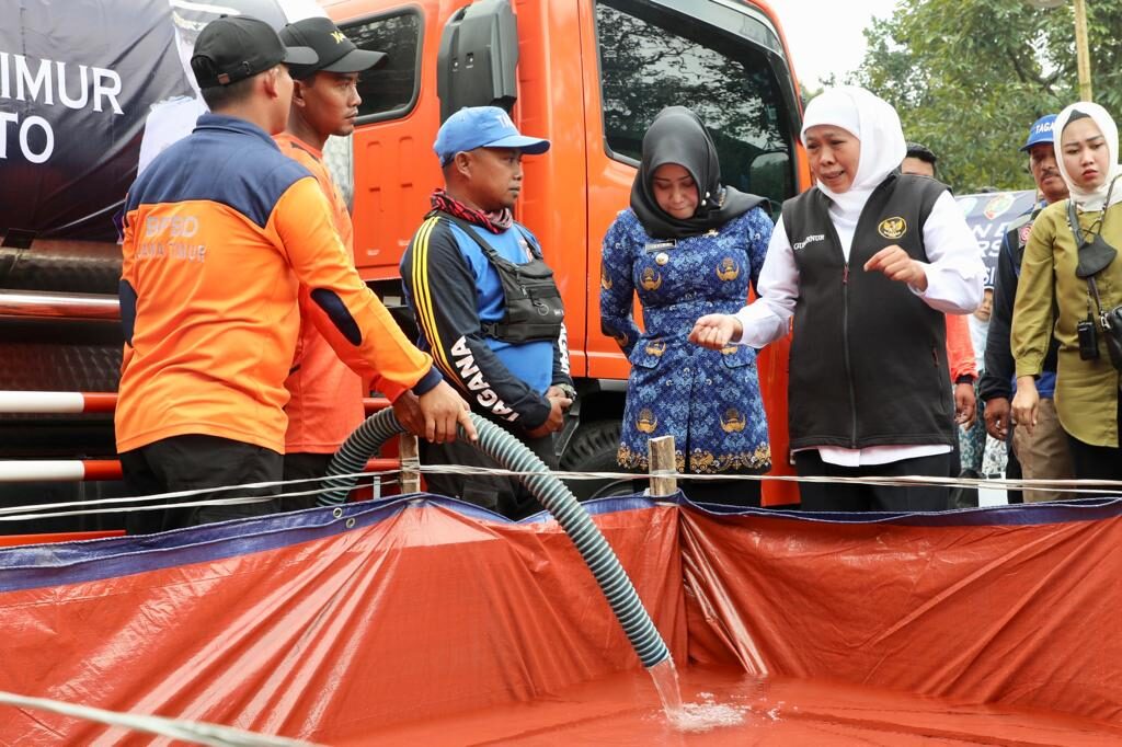 Gerak Cepat Tangani Bencana Kekeringan di Mojokerto, Gubernur Khofifah Pastikan Distribusi Air Bersih Berjalan Lancar