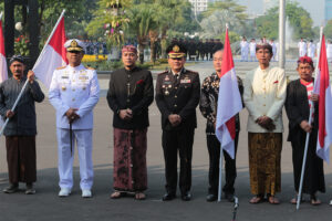 Sukseskan Pembagian 10 Juta Bendera Merah Putih, Semua ASN Pemkot Surabaya Wajib Sumbang Bendera