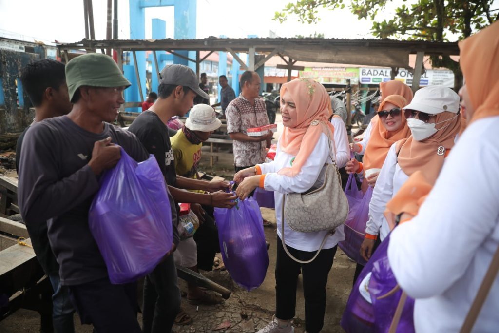 DWP Tanbu Berbagi Kebahagiaan Jumat Berkah ke Lansia dan Dhuafa