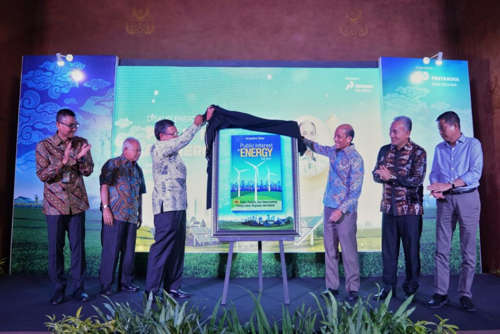 Membahas Berbagai Aspek Tentang Energi Nasional dan Global, Arcandra Tahar Terbitkan Buku “Public Interest in Energy Sector”