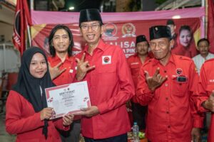 Hasil Survei Ganjar Pranowo dan PDIP di Surabaya Sangat Digdaya, Adi Sutarwijono: Dijadikan Kaca Benggala