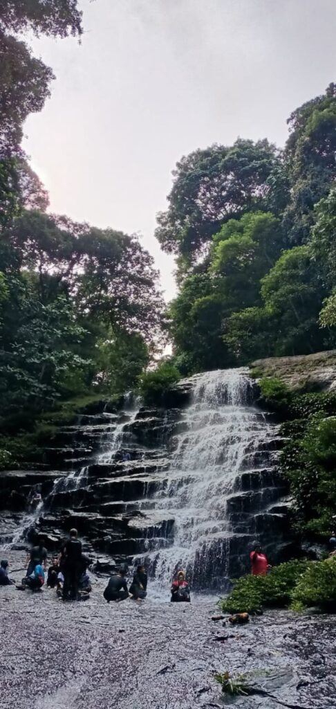 Mengenal Lebih Dekat Wisata Air Terjun Mandin Sayak di Tanah Bumbu