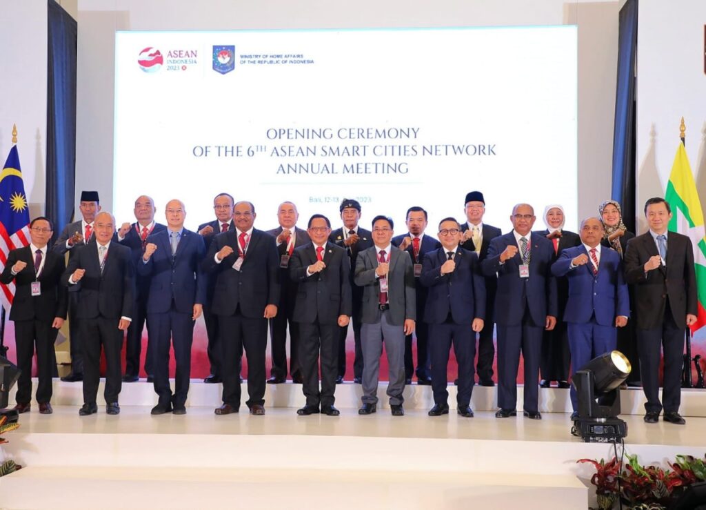 Asean Smart Cities Network Annual Meeting 2023, Gubernur Khofifah Nyatakan 38 Kab/Kota di Jatim Siap Bertransfromasi Menuju Smart City