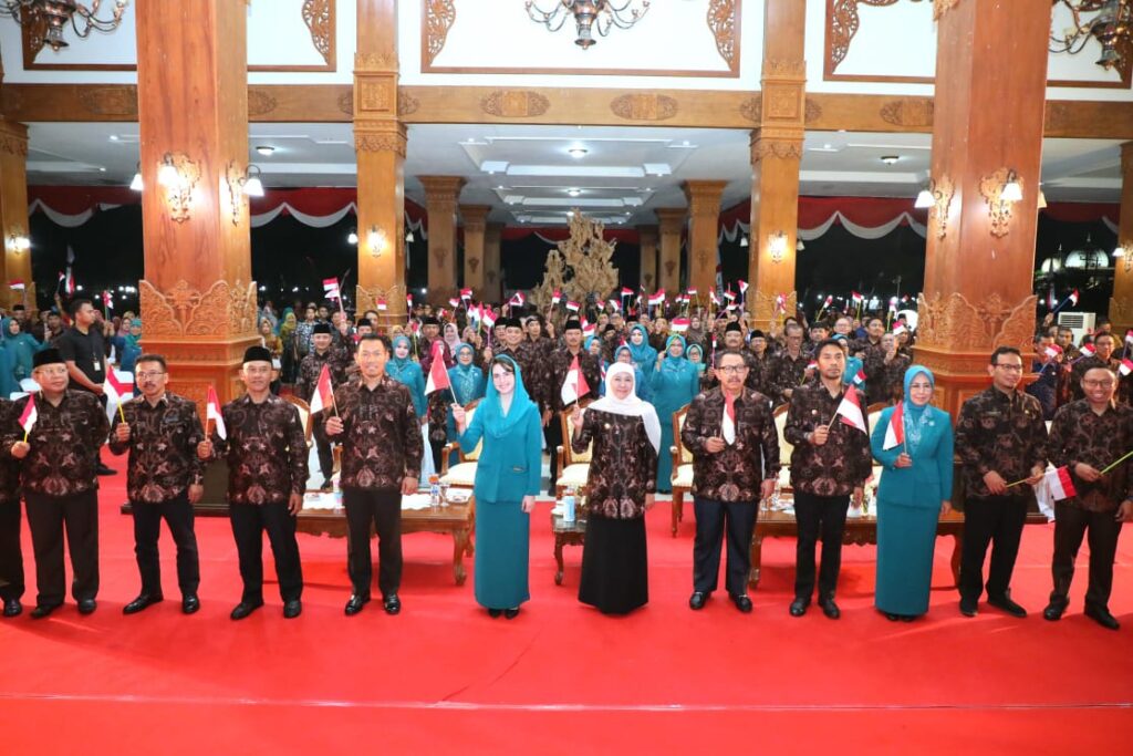 Gubernur Khofifah Ajak Bupati/Walikota Tingkatkan Sinergi Guna Percepatan Penurunan Kemiskinan Ekstrim di Jatim