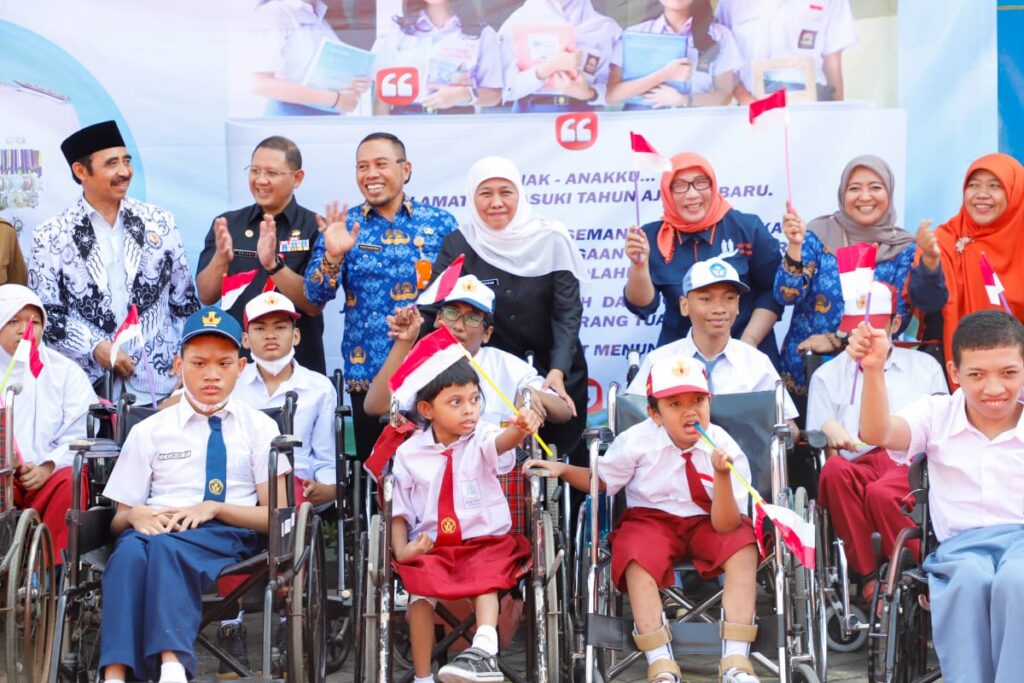 MPLS Serentak Jenjang SMA/SMK/SLB Jatim Pecahkan Rekor MURI, Gubernur Khofifah Tekankan Tak Boleh Ada Kekerasan dan Perundungan